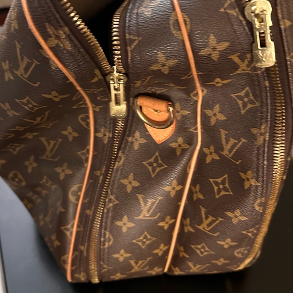 Authentic Louis Vuitton Alize 3 Poches Monogram Canvas Travel Bag - Picture 7 of 9